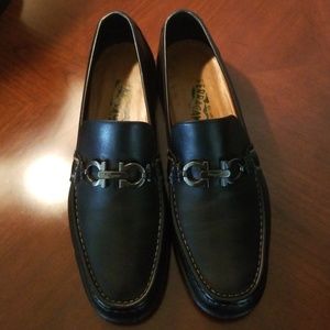 Dress shoes